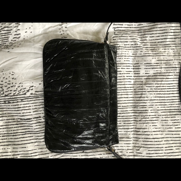 🌶 Scalloped Edge Handbag - Picture 6 of 8